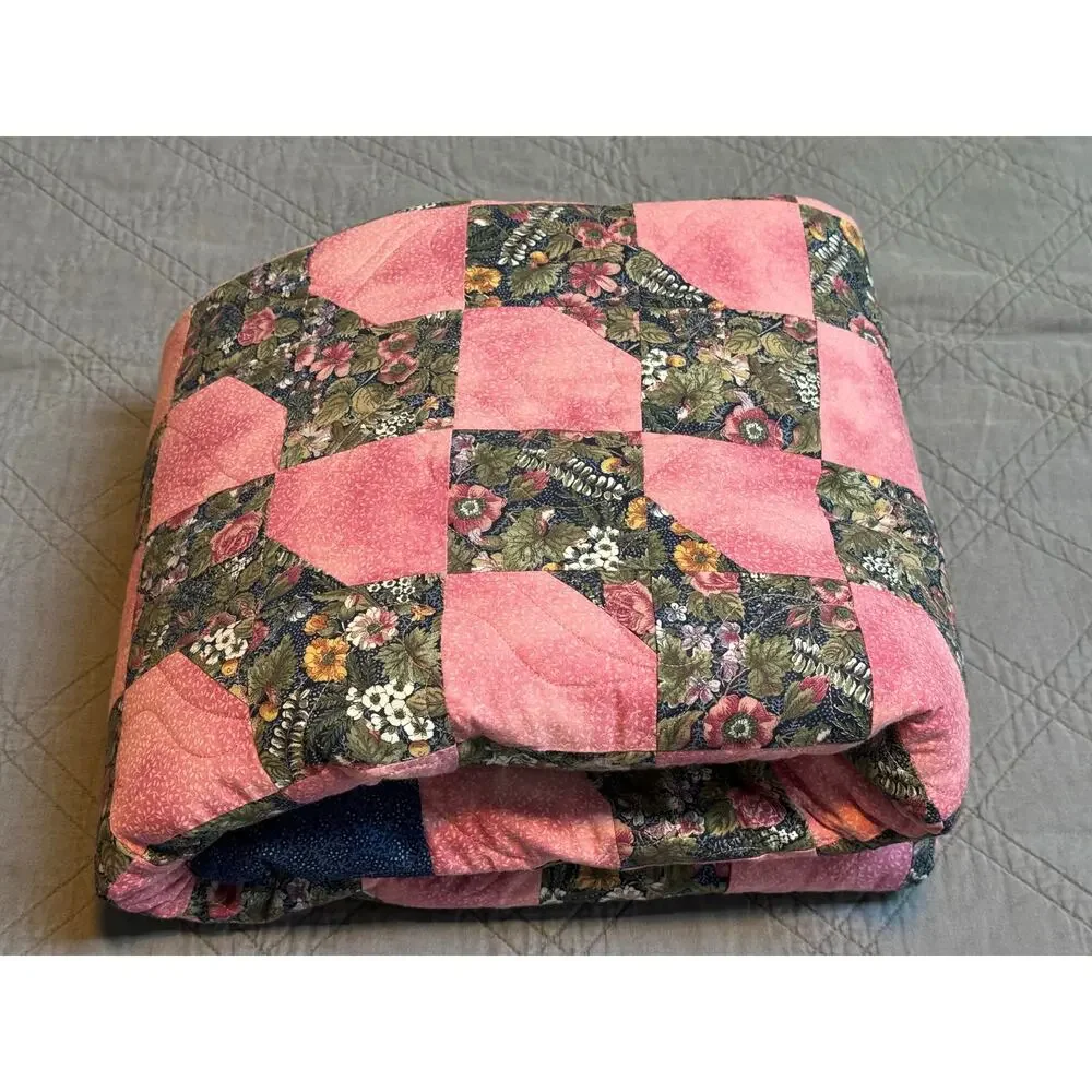 Handmade Patchwork Quilt Four Square Pattern Pink Florals Kitty Cat Centered VTG